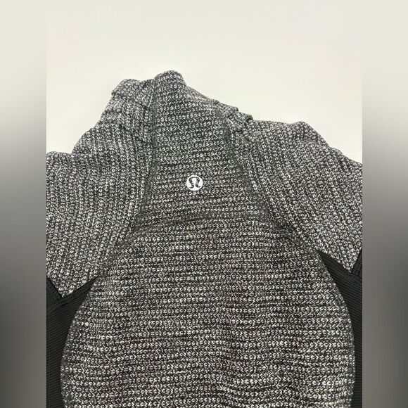 Lululemon Gray Side Zip Jacket Full Zip Tight Size 4 - Picture 8 of 9